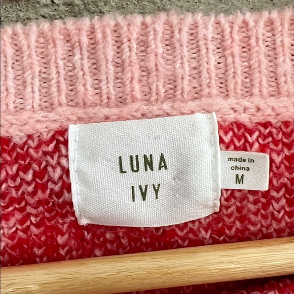 Luna Ivy Pink and Red Heart sequined Women's Sweater size M - Picture 2 of 6